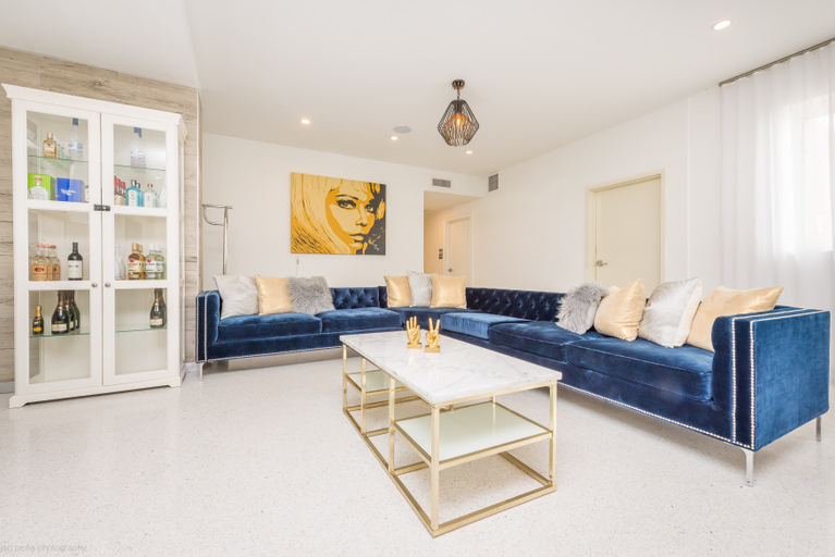 Public Area 3, Hotel Belleza, Miami-Dade