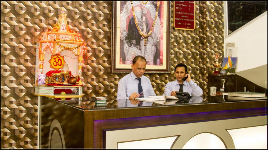 Public Area, The Radiance Hotel Near Ganga Ram & BLK Hospital, Delhi