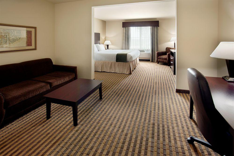 Bedroom 2, Holiday Inn Express & Suites MARBLE FALLS by IHG, Burnet