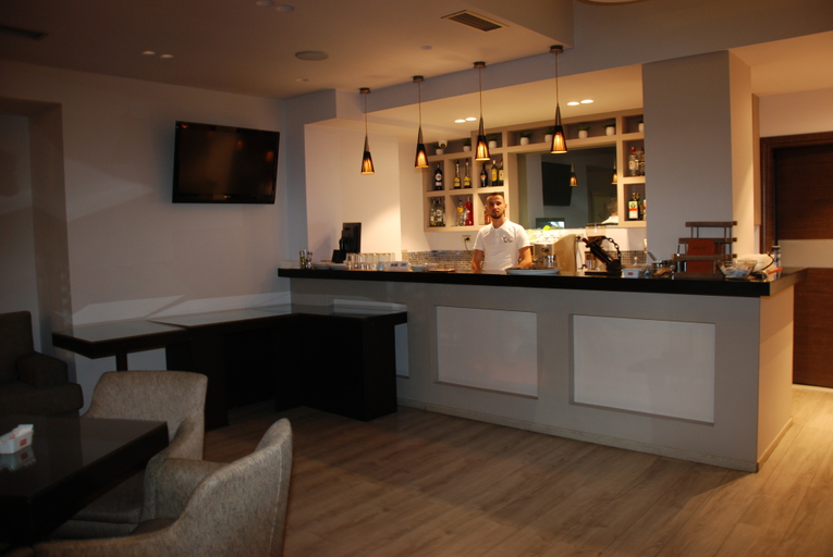 Public Area 2, Hotel Mano, Sarandës