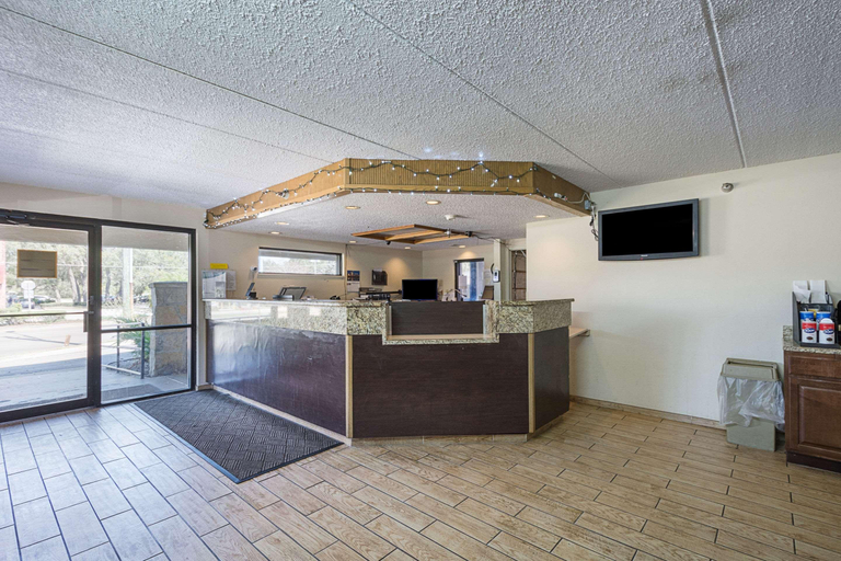 Public Area 2, Bay Inn On Busch, Hillsborough