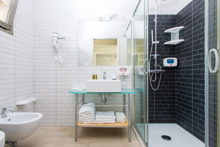 Bathroom 5, Eden Resort Country, Lecce