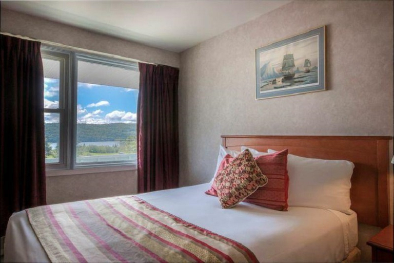 Bedroom 3, Hearthstone Inn Port Hawkesbury, Inverness
