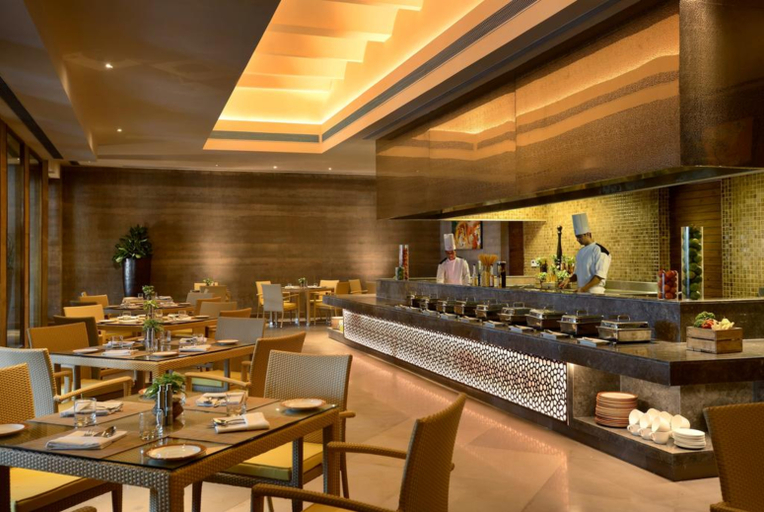 Food & Drinks 5, The Lalit Mangar, Faridabad