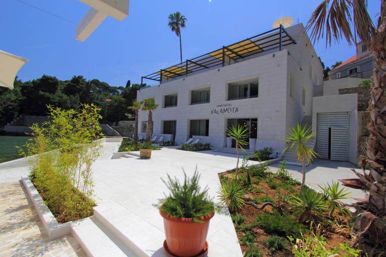 Exterior & Views 2, Kalamota Beach House, Pojezerje