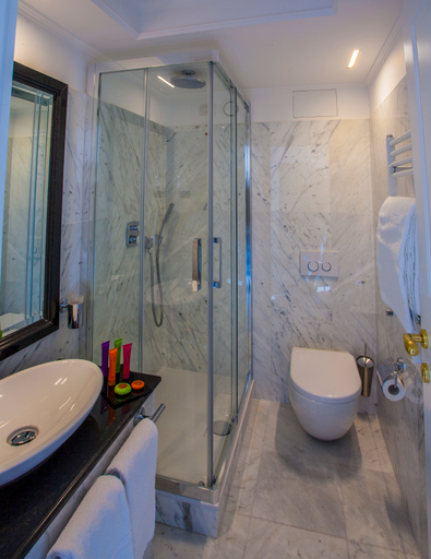 Bathroom 5, Ortea Palace Luxury Hotel, Syracuse