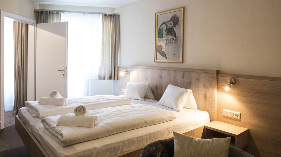 Bedroom 2, Crystls Aparthotel, Sankt Johann im Pongau
