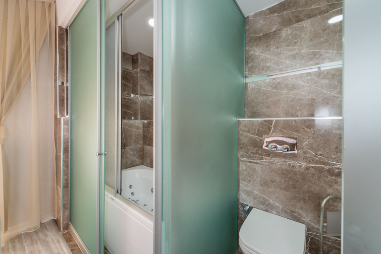 Bathroom 5, Grand Pamir Hotel, Fatih