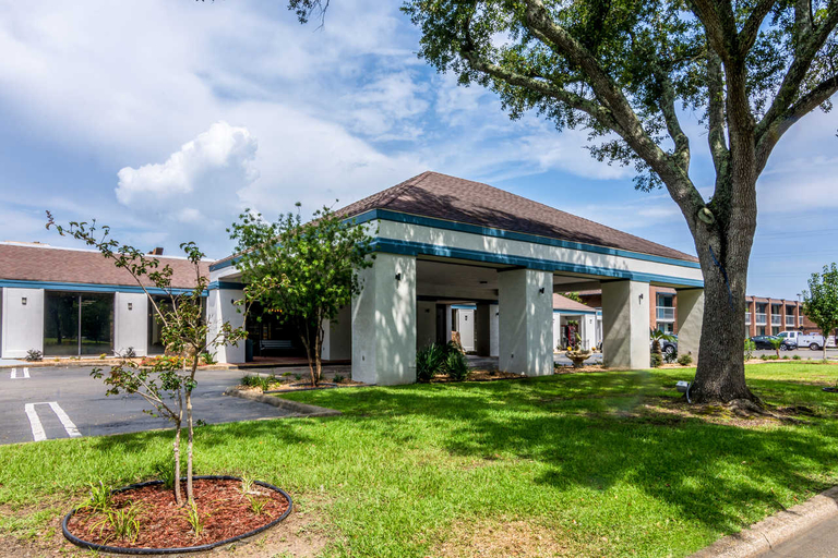 Exterior & Views 3, Rest and Relax Inn, Escambia