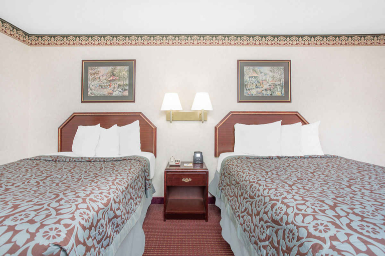 Bedroom 2, Gray Inn and Suites, Jones