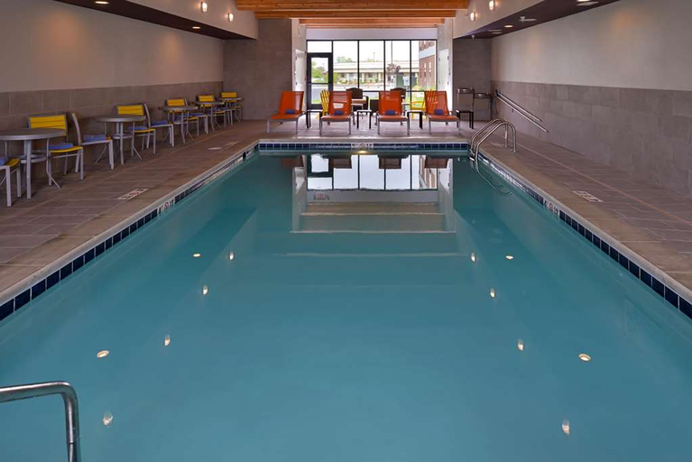 Sport & Beauty 5, Home2 Suites By Hilton Merrillville, Lake