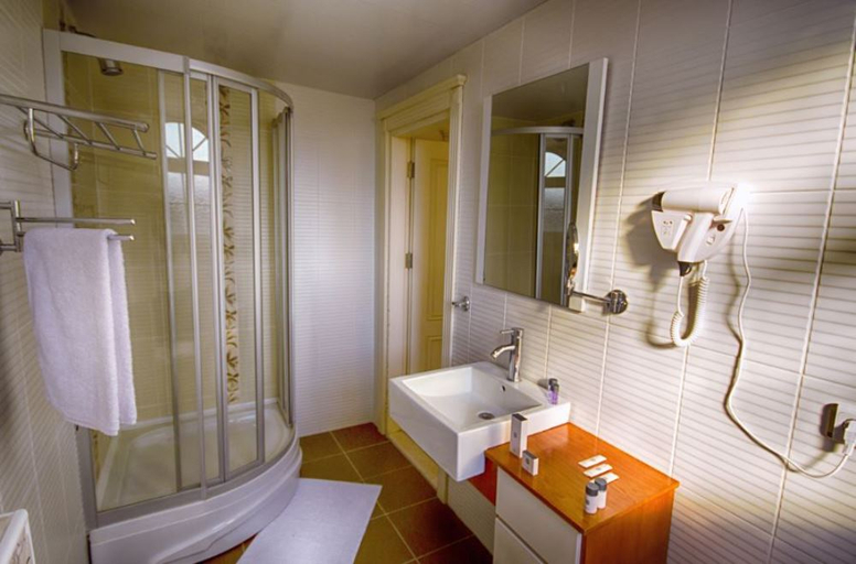 Bathroom, Viila Helios, Serik