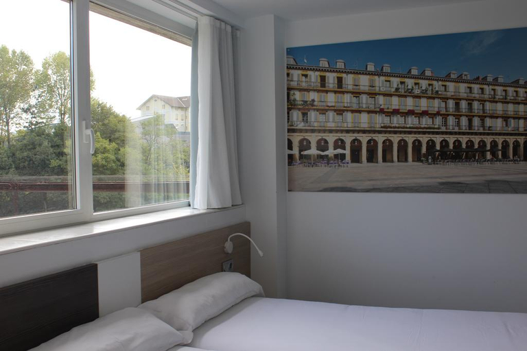 Bedroom 3, Pension Riberas del Urumea, Guipúzcoa