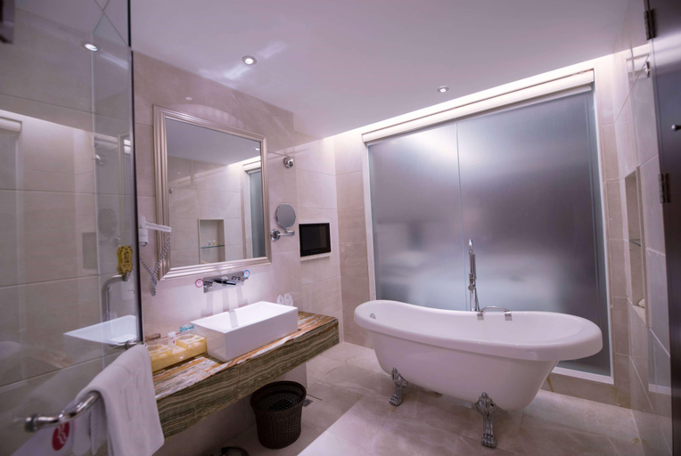 Bathroom 5, Ramada Shenzhen Baoan, Shenzhen