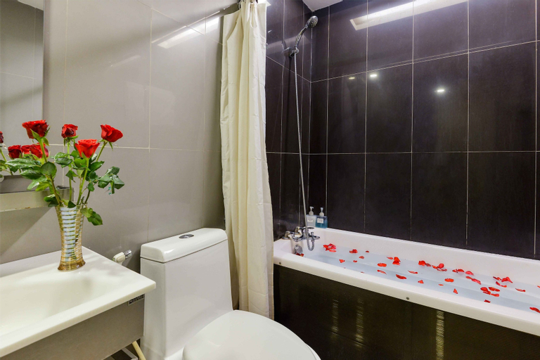 Bathroom 10