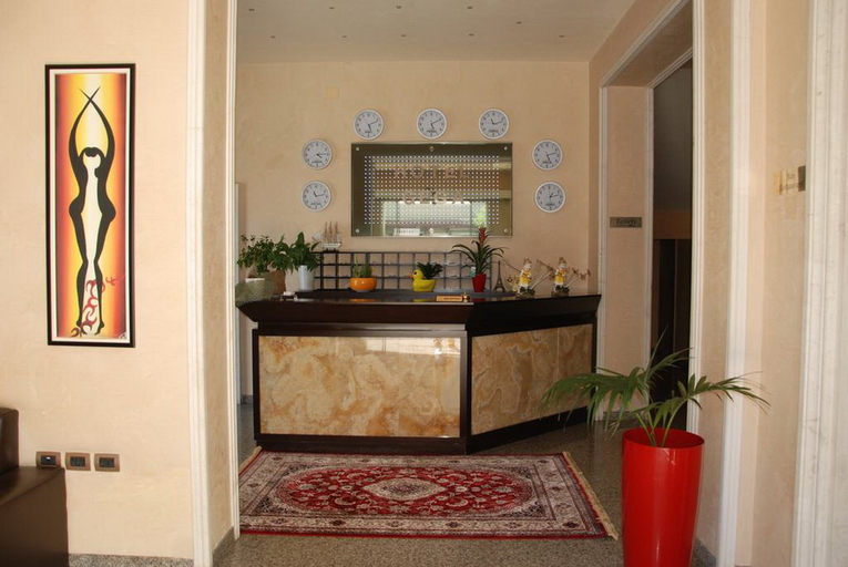 Public Area 3, Gega Hotel Berat, Beratit