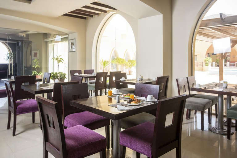 Food & Drinks 5, Porto Jabal Hotel, 'Ataqah