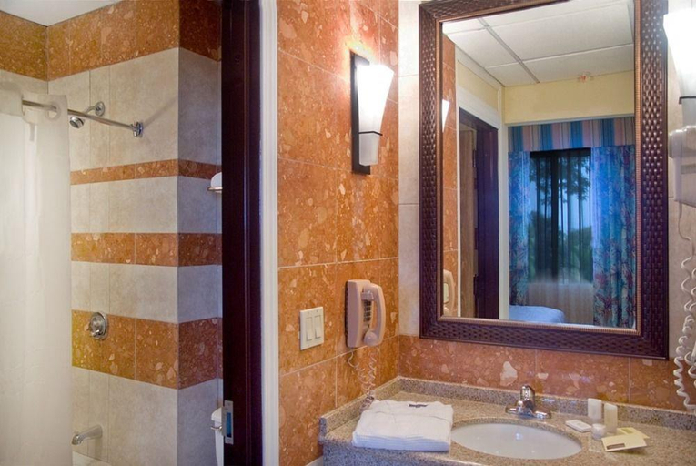 Bathroom 5, Karibe Hotel, Port-au-Prince