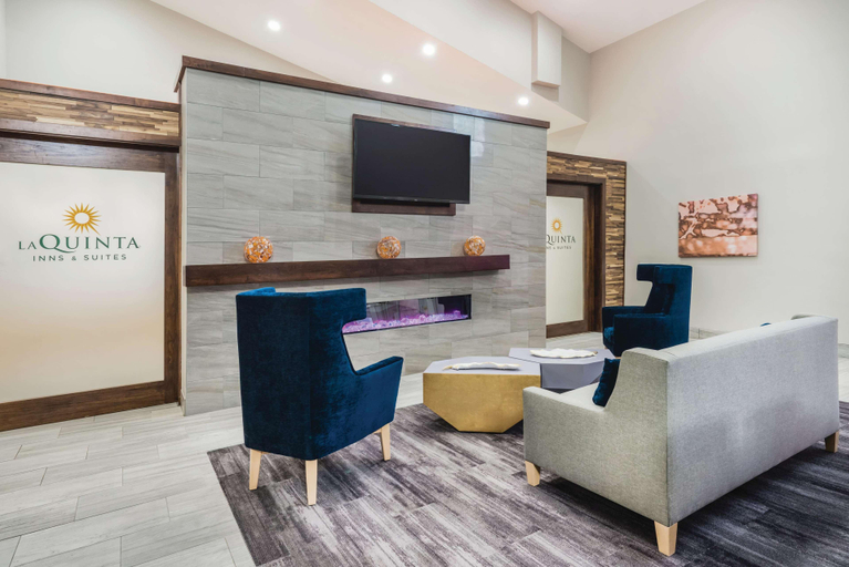 Public Area 2, La Quinta Inn Suites Chattanooga Hamilton Place, Hamilton
