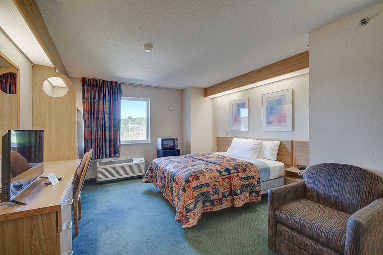 Bedroom 3, Rodeway Inn Willington, Tolland