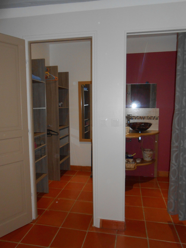 Public Area, Arie - Chez Joelle et Michel, Gers