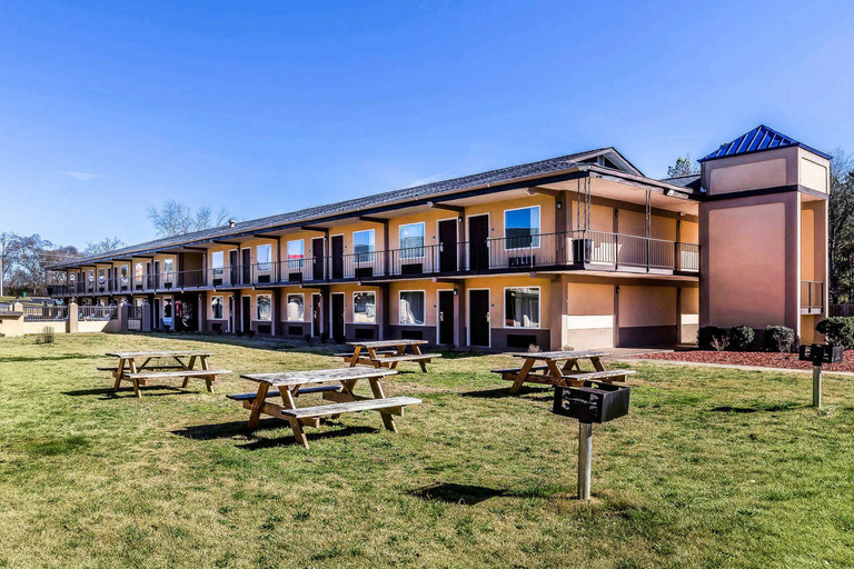 Exterior & Views 2, Econo Lodge Hartwell Area, Franklin