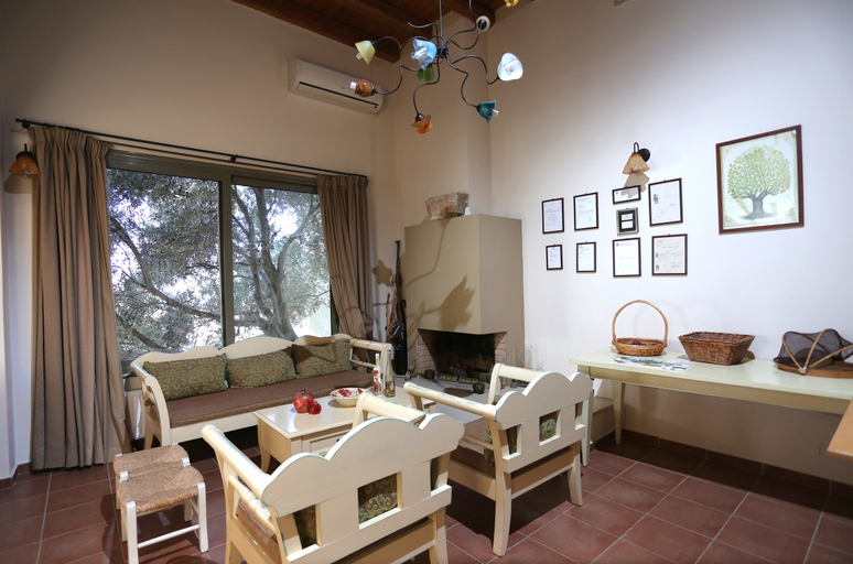 Public Area, Achlada - Mourtzanakis Residence, Crete