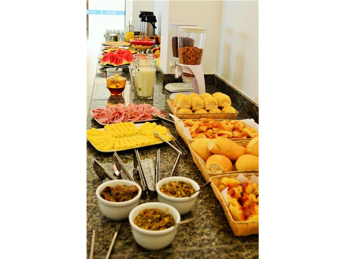 Food & Drinks