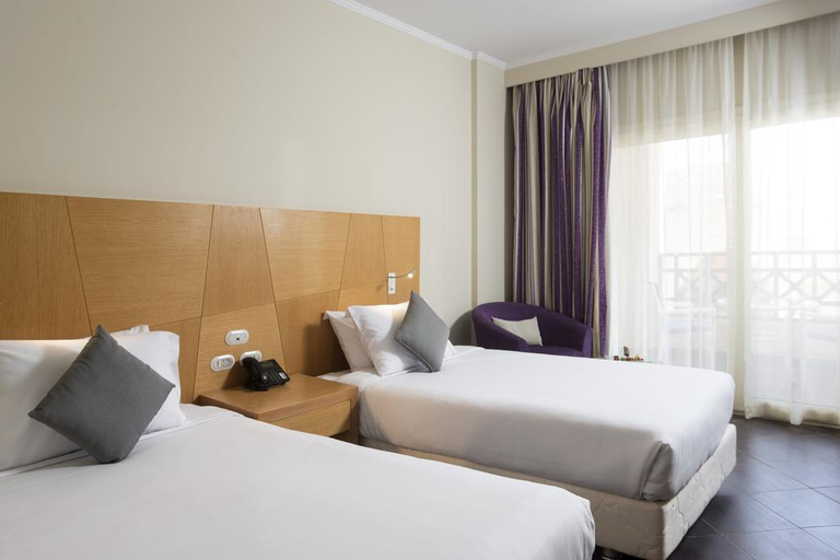 Bedroom 3, Porto Jabal Hotel, 'Ataqah