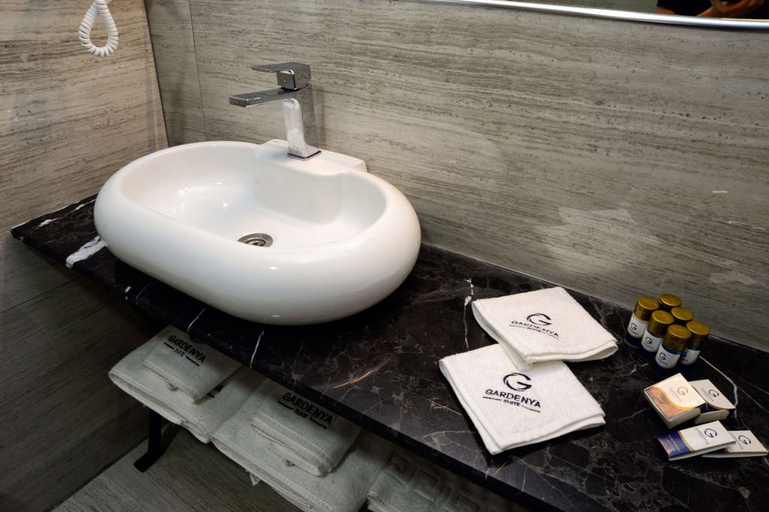 Bathroom 4, Gardenya Suite Hotel, Merkez