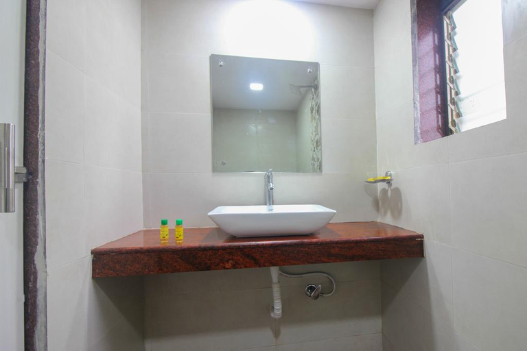 Bathroom 4, FabHotel Parimeet Navi Mumbai, Thane