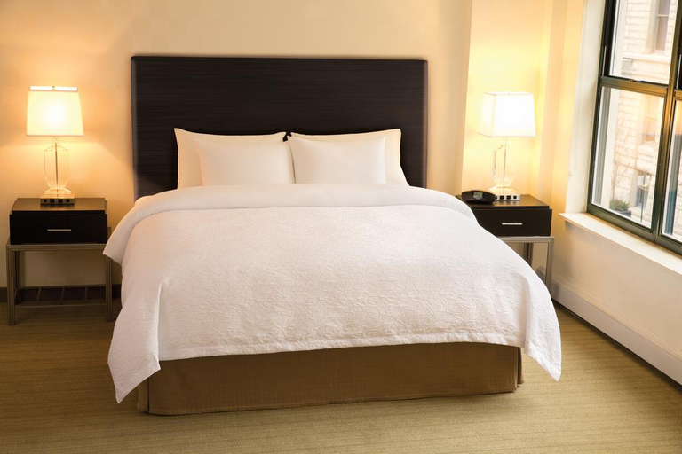 Bedroom 3, Hampton Inn & Suites Los Angeles/Hollywood, Los Angeles