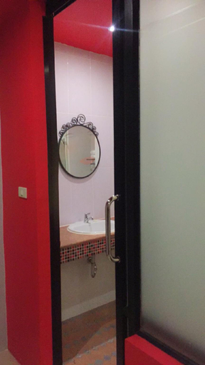 Bathroom, Studio F Sukhumvit, Wattana