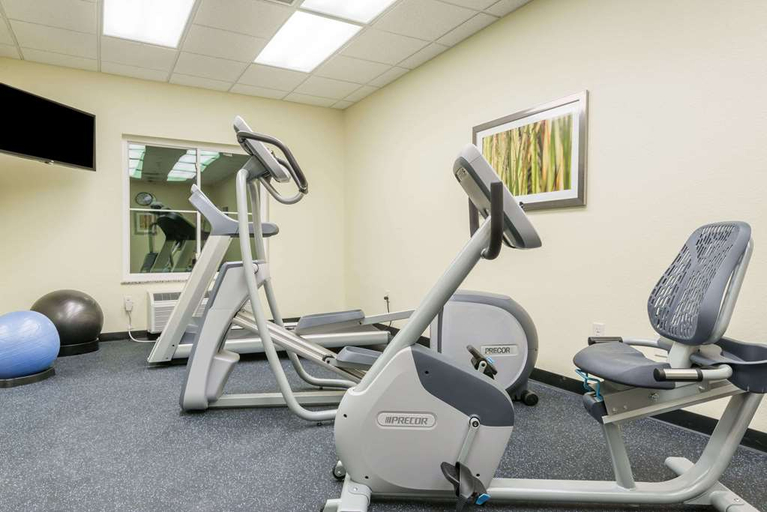 Sport & Beauty 5, Days Inn by Wyndham Cadiz, Harrison