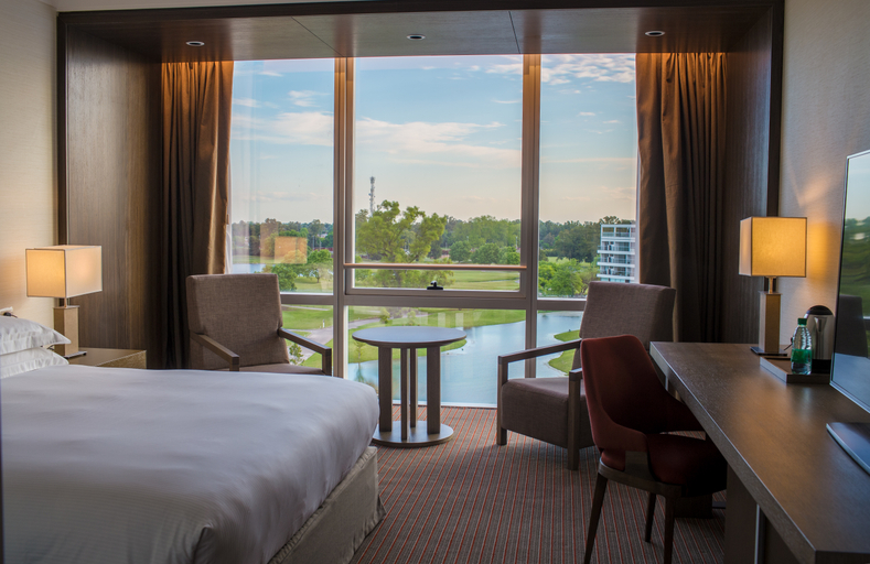 Bedroom 3, Hilton Pilar, Pilar