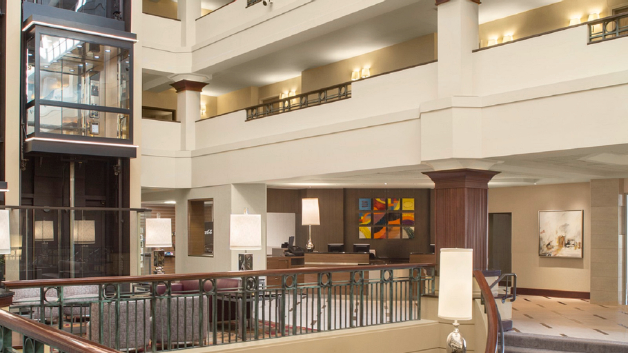 Sheraton Suites Akron Cuyahoga Falls, Summit