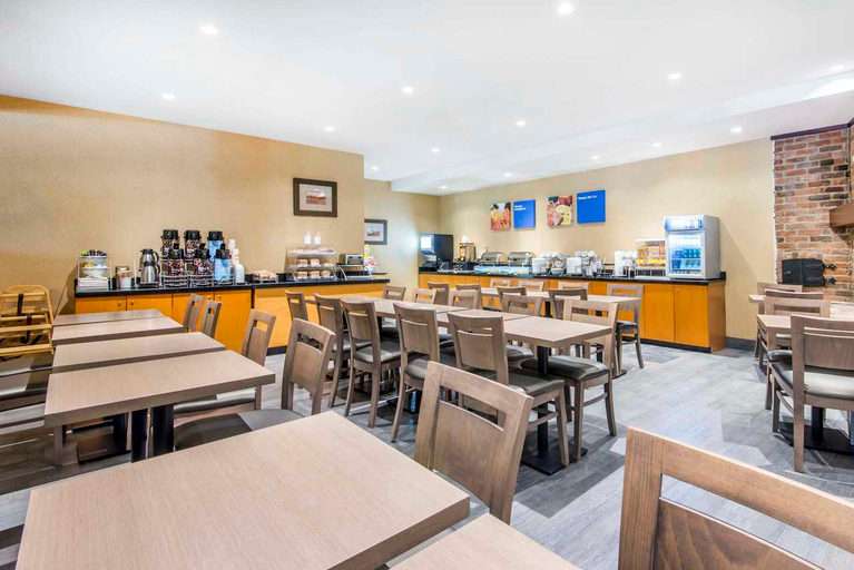 Food & Drinks 5, Comfort Inn & Suites Collingwood, Simcoe