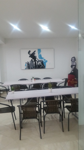 Others 5, Quinta Avenida Medellin, Medellín