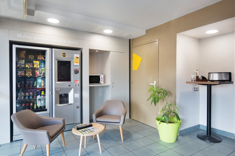Others 3, B&B HOTEL Lyon Saint Priest, Rhône