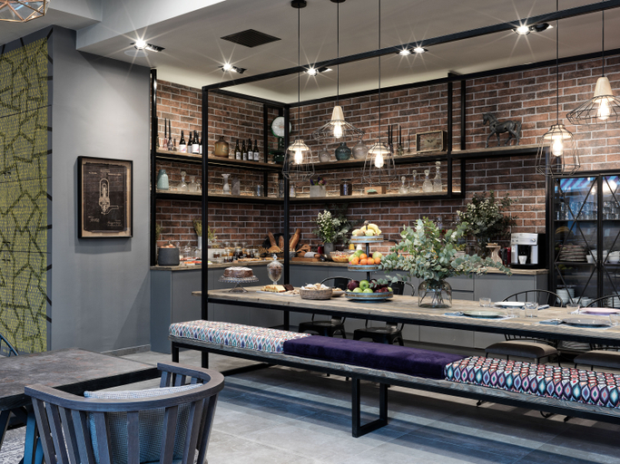 Public Area 3, 18 Micon Street, Attica