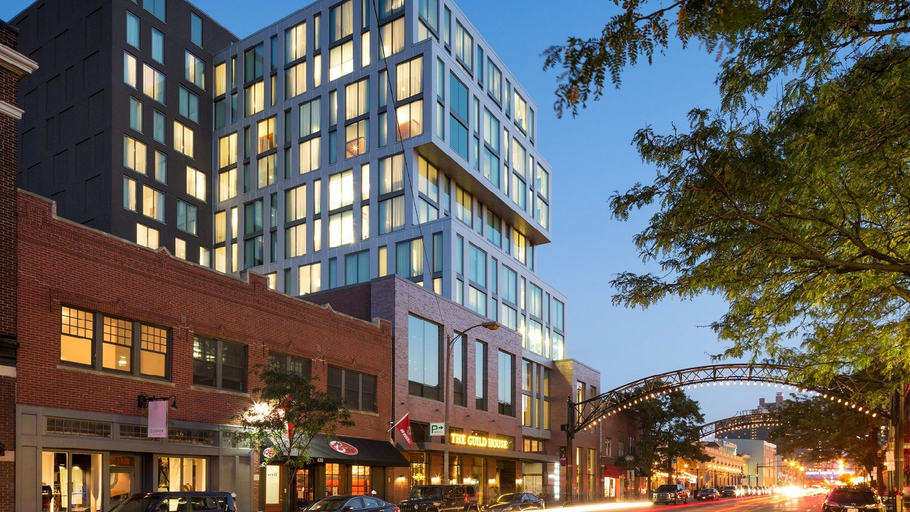 Exterior & Views