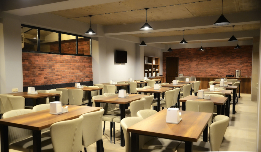 Food & Drinks 5, Loft Hotel, Borjomi