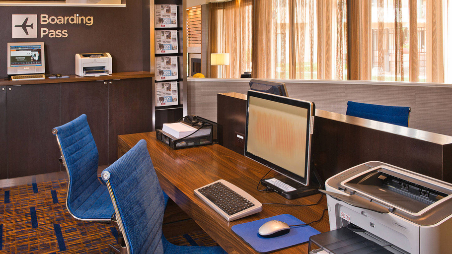 Courtyard By Marriott Raleigh Midtown, Wake