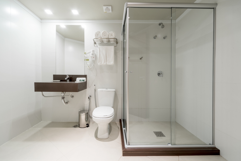 Bathroom 4, Laghetto Vivace, Canela