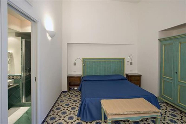 Bedroom 3, Villa Demetra, Napoli