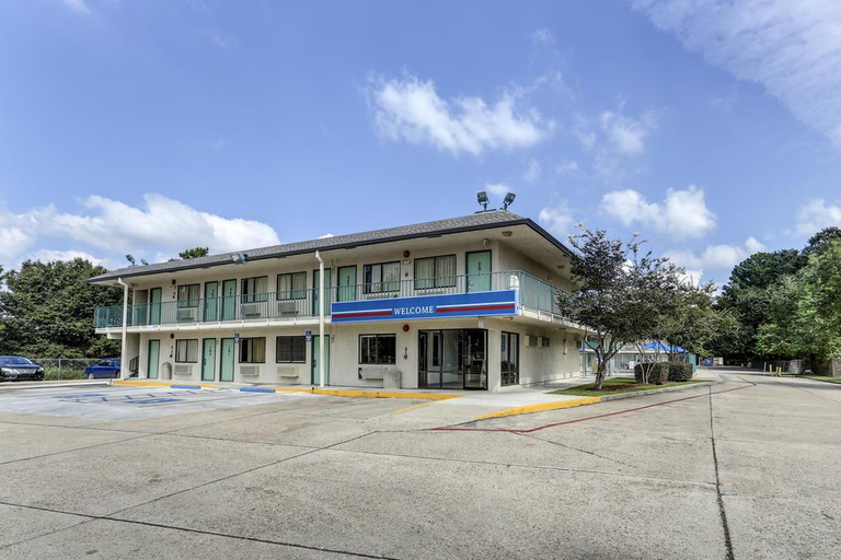 Exterior & Views 2, Studio 6 Lafayette, LA I-10 & I-49 N, Lafayette