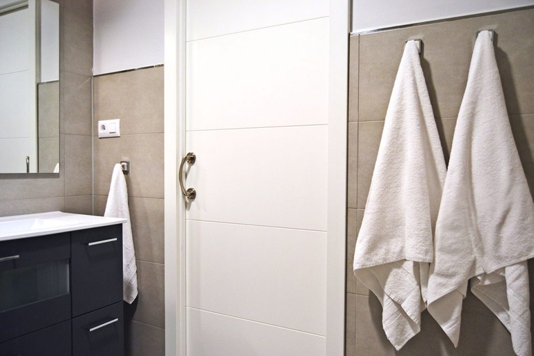 Bathroom 5, Valencia Centre Turia, Valencia