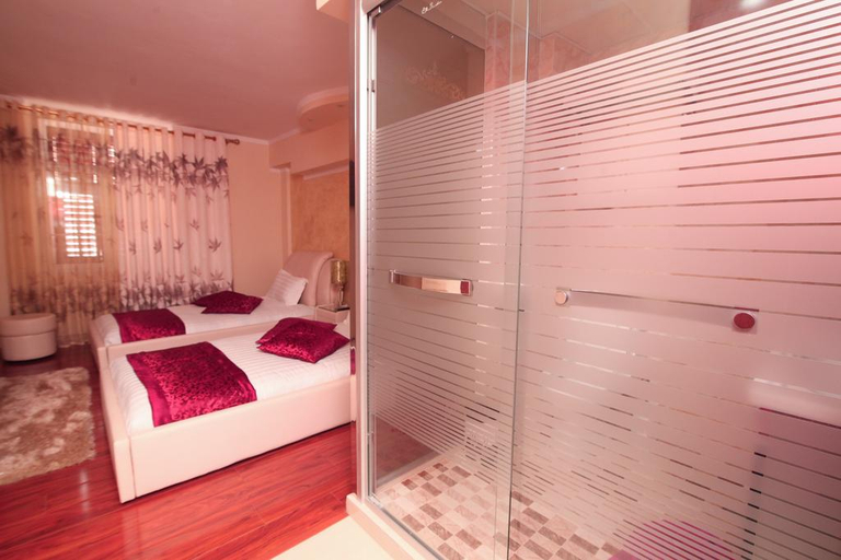 Bathroom 4, Hotel Platea, Shkodrës