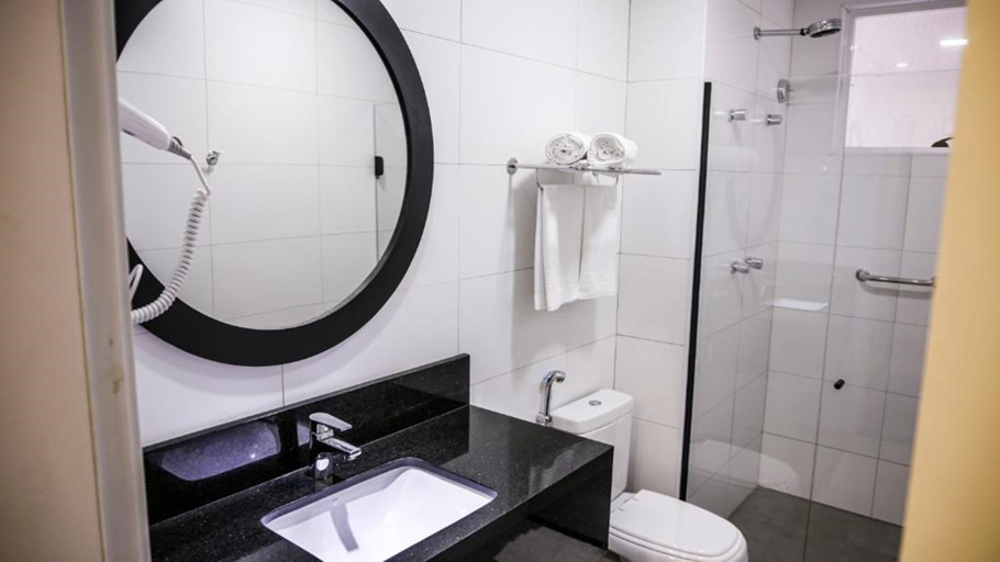 Bathroom 5, Hotel Transamerica Maringá, Maringá