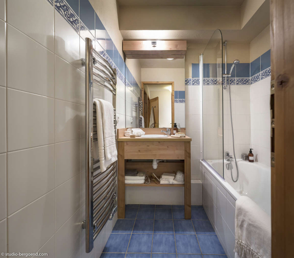 Bathroom 4, Le Hameau de la Sapiniere, Savoie